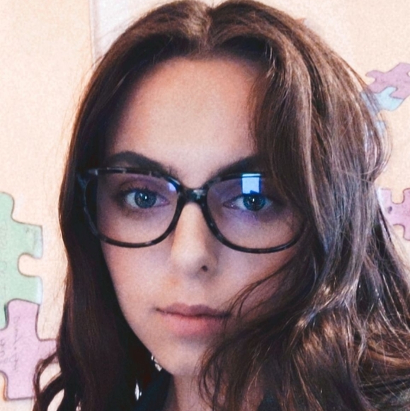 Meet Your Posher - Picture 2 of 4